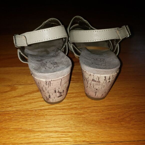 Naturalizer beige wedge sandals Womans Size 9m - Picture 5 of 7